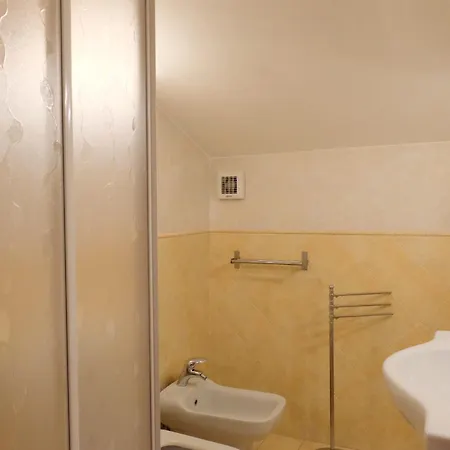 Motti Quadri Apartmán